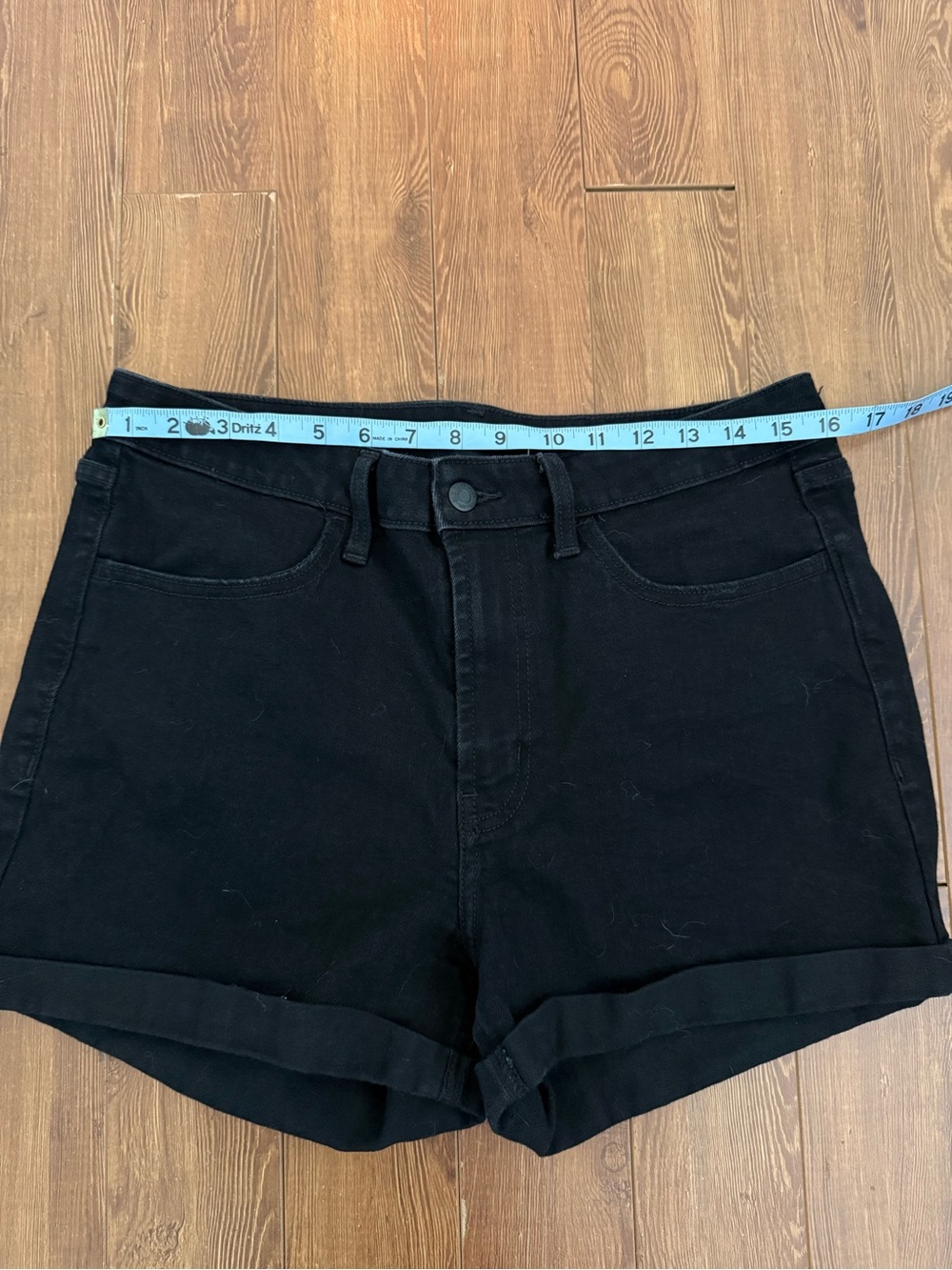 Old Navy Mom Jean shorts - Picture 5 of 7